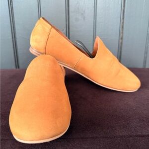 Toms Womens Tans Loafers